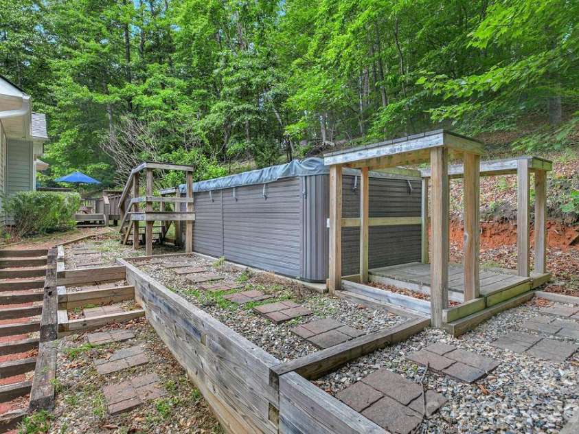 144 Lakeland Drive, Pisgah Forest, NC 28768.  MLS# CAR4389225, YatesRealty ID 28299. 