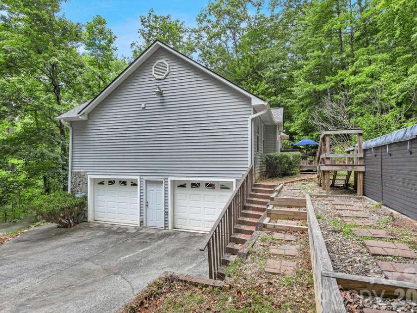 144 Lakeland Drive, Pisgah Forest, NC 28768.  MLS# CAR4389225, YatesRealty ID 28299. 