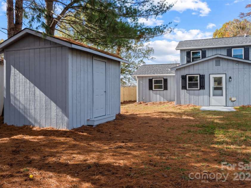 411 Taylor Allen Drive, Yadkinville, NC 27055.  MLS# CAR4202230, YatesRealty ID 283. 