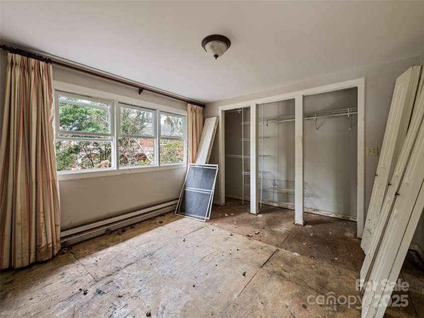 61 Riverbend Road, Canton, NC 28716.  MLS# CAR4241043, YatesRealty ID 283. 