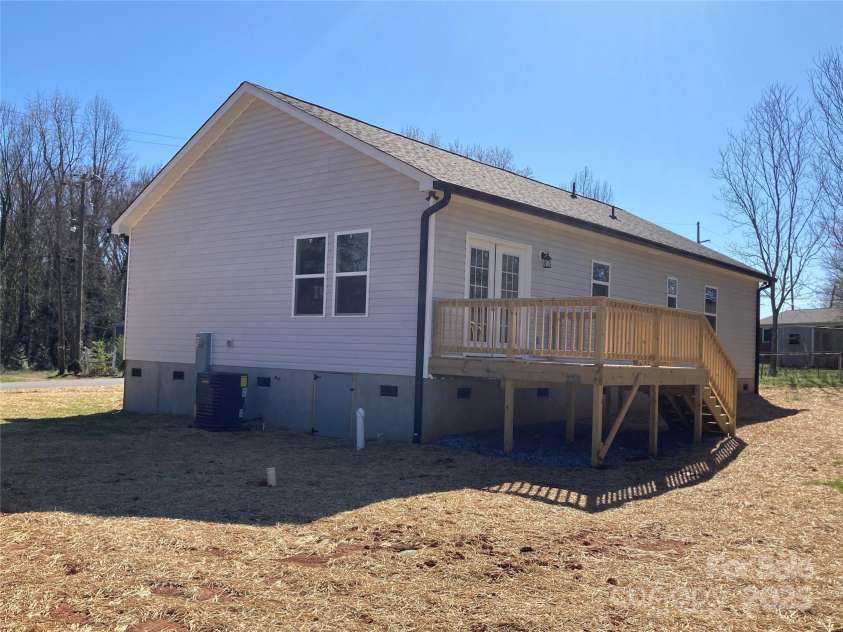 2037 POWERLINE Drive, Gastonia, NC 28054.  MLS# CAR4237460, YatesRealty ID 2830. 