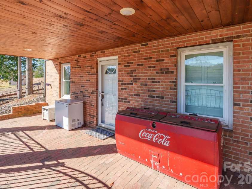 2240 Duck Cove Lane, York, SC 29745.  MLS# CAR4337228, YatesRealty ID 2830. 