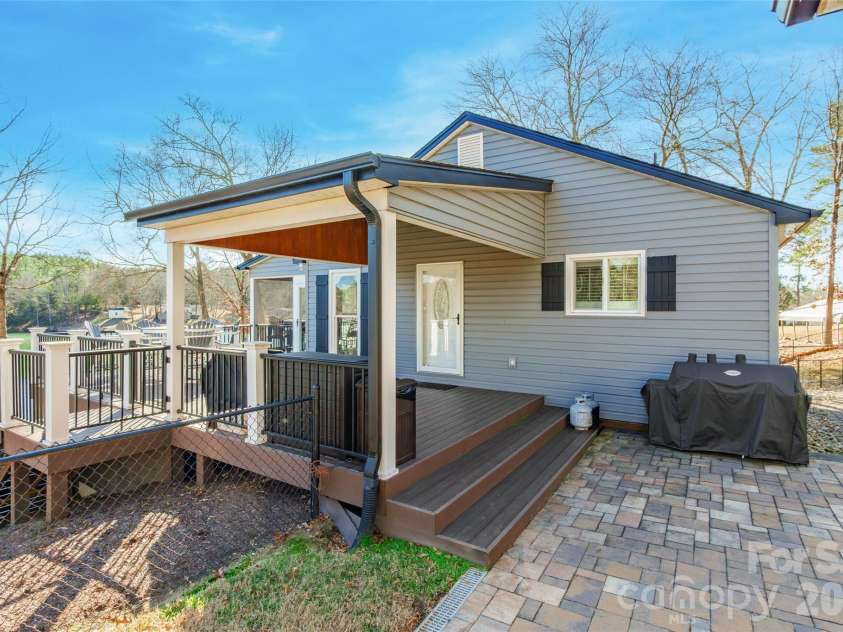 2240 Duck Cove Lane, York, SC 29745.  MLS# CAR4337228, YatesRealty ID 2830. 