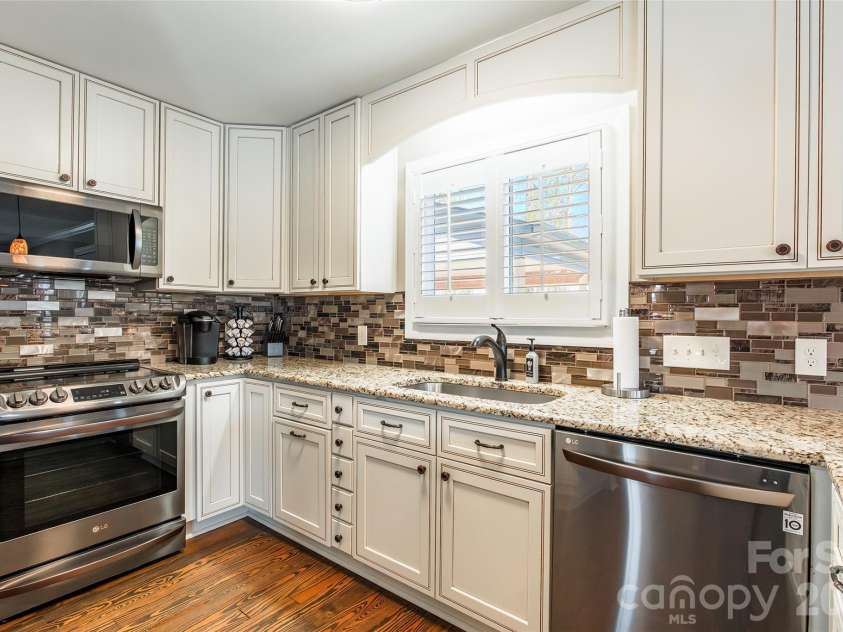 2240 Duck Cove Lane, York, SC 29745.  MLS# CAR4337228, YatesRealty ID 2830. 