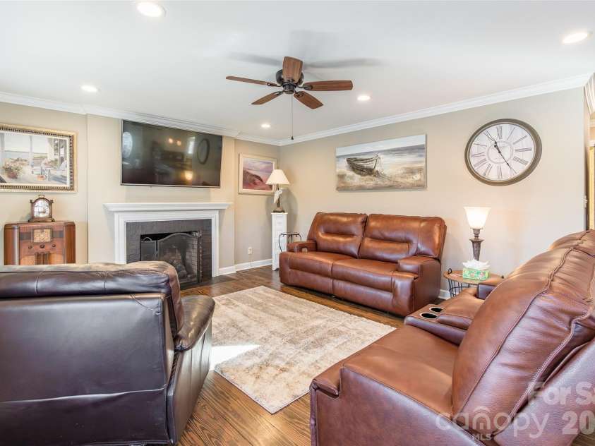 2240 Duck Cove Lane, York, SC 29745.  MLS# CAR4337228, YatesRealty ID 2830. 