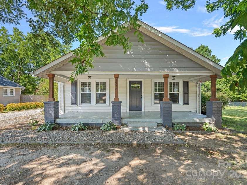 1218 Martin Luther King Avenue, Kannapolis, NC 28083.  MLS# CAR4285012, YatesRealty ID 28301. 