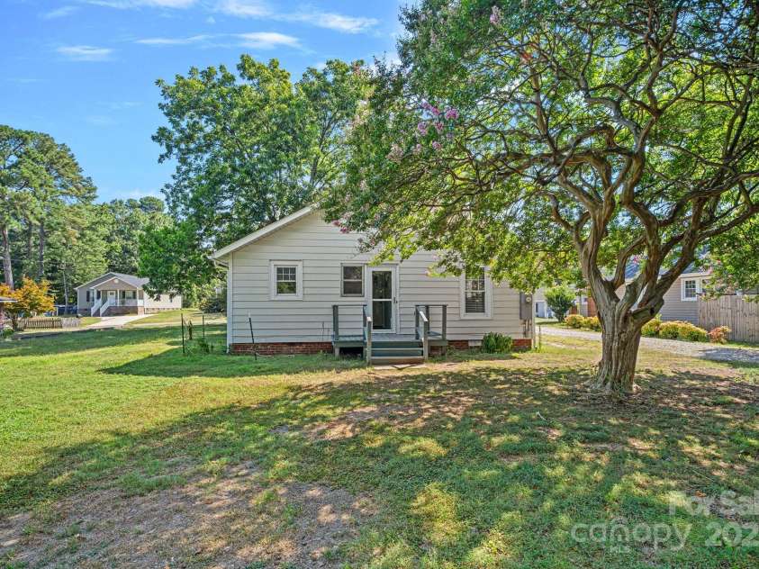 1218 Martin Luther King Avenue, Kannapolis, NC 28083.  MLS# CAR4285012, YatesRealty ID 28301. 