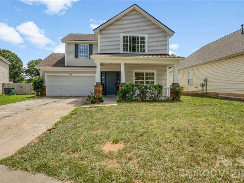 6410 Castlewynd Court, Charlotte, NC 28212.  MLS# CAR4407066, YatesRealty ID 28301. 