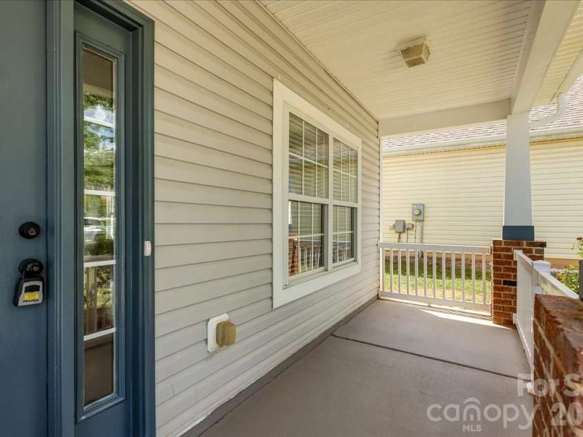 6410 Castlewynd Court, Charlotte, NC 28212.  MLS# CAR4407066, YatesRealty ID 28301. 