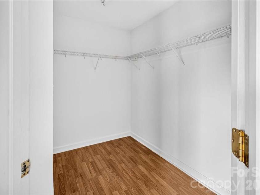 6410 Castlewynd Court, Charlotte, NC 28212.  MLS# CAR4407066, YatesRealty ID 28301. 