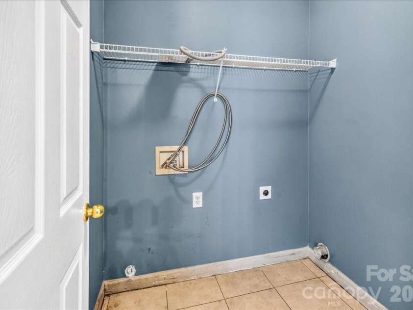6410 Castlewynd Court, Charlotte, NC 28212.  MLS# CAR4407066, YatesRealty ID 28301. Laundry