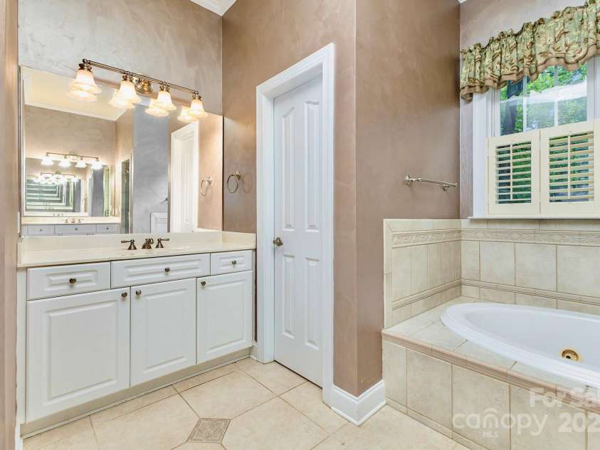 187 Spring Run Drive, Mooresville, NC 28117.  MLS# CAR4265974, YatesRealty ID 28302. 