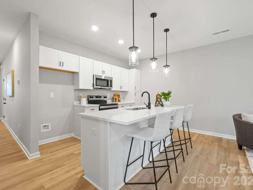 3127 Hatty Place, Charlotte, NC 28216.  MLS# CAR4390582, YatesRealty ID 28302. 