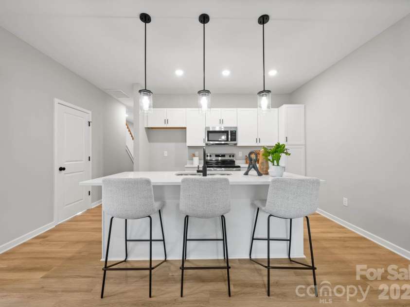 3127 Hatty Place, Charlotte, NC 28216.  MLS# CAR4390582, YatesRealty ID 28302. 