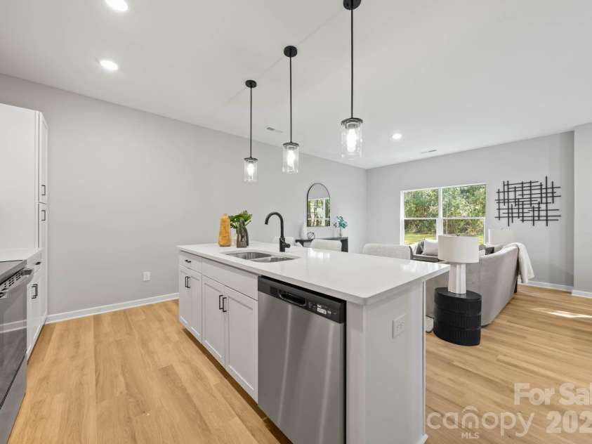 3127 Hatty Place, Charlotte, NC 28216.  MLS# CAR4390582, YatesRealty ID 28302. 