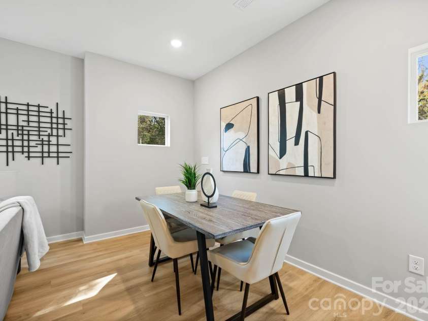 3127 Hatty Place, Charlotte, NC 28216.  MLS# CAR4390582, YatesRealty ID 28302. 