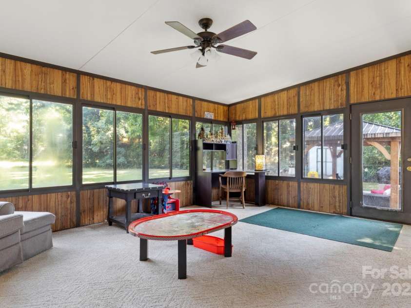 1521 Colonial Drive, Salisbury, NC 28144.  MLS# CAR4284938, YatesRealty ID 28303. 