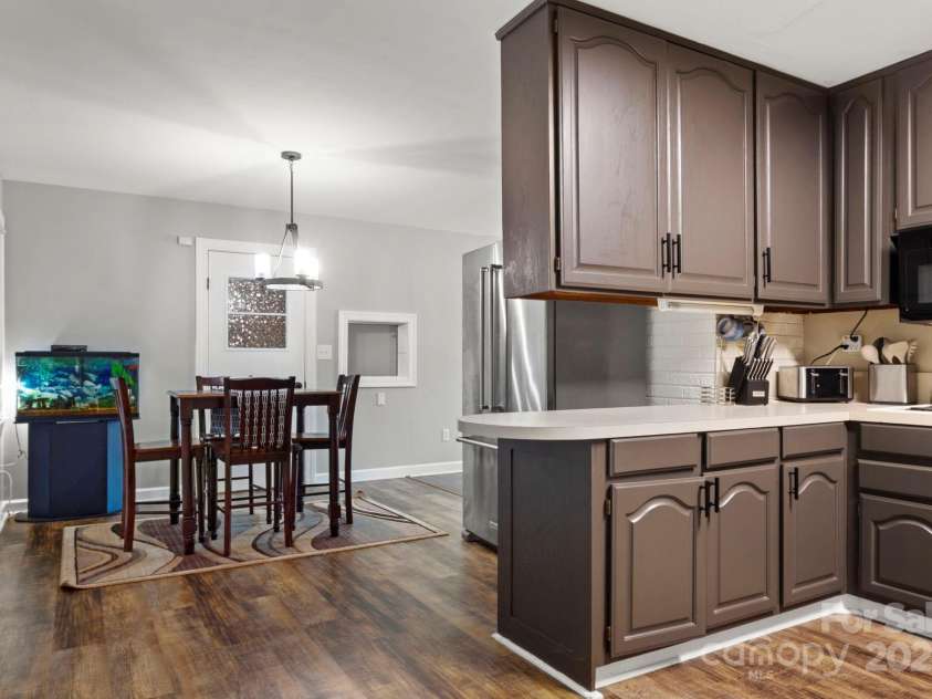 1521 Colonial Drive, Salisbury, NC 28144.  MLS# CAR4284938, YatesRealty ID 28303. 