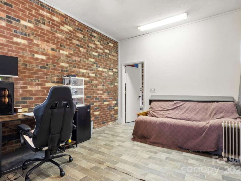 1521 Colonial Drive, Salisbury, NC 28144.  MLS# CAR4284938, YatesRealty ID 28303. 