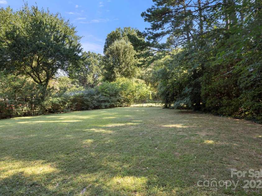 1521 Colonial Drive, Salisbury, NC 28144.  MLS# CAR4284938, YatesRealty ID 28303. 