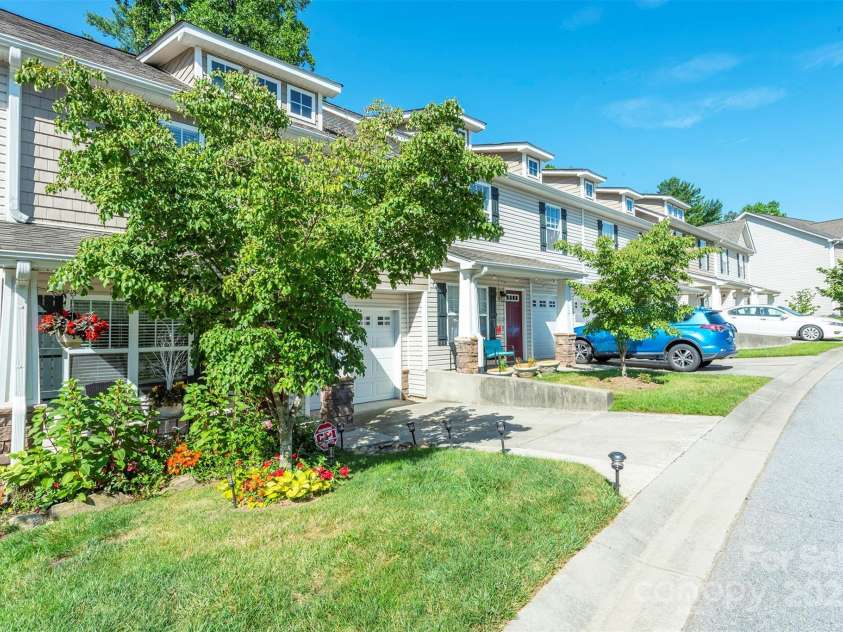 118 Torrington Avenue, Fletcher, NC 28732.  MLS# CAR4280990, YatesRealty ID 28304. 