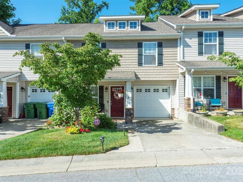 118 Torrington Avenue, Fletcher, NC 28732.  MLS# CAR4280990, YatesRealty ID 28304. 