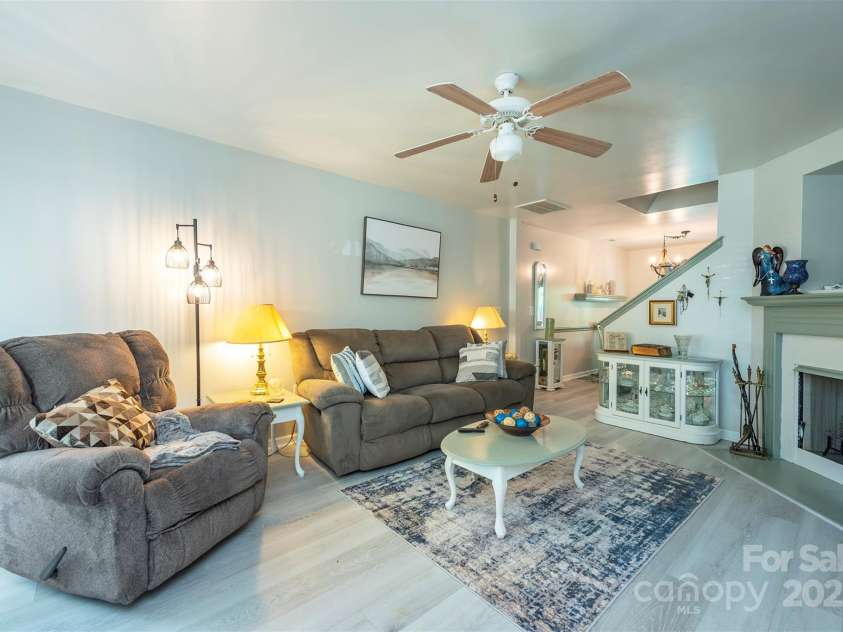 118 Torrington Avenue, Fletcher, NC 28732.  MLS# CAR4280990, YatesRealty ID 28304. 