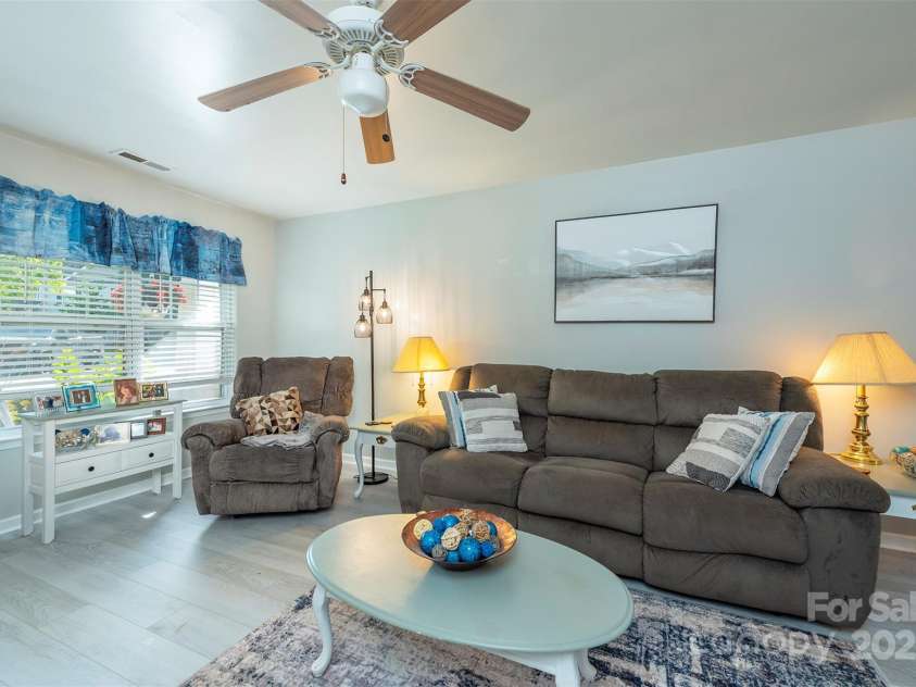 118 Torrington Avenue, Fletcher, NC 28732.  MLS# CAR4280990, YatesRealty ID 28304. 