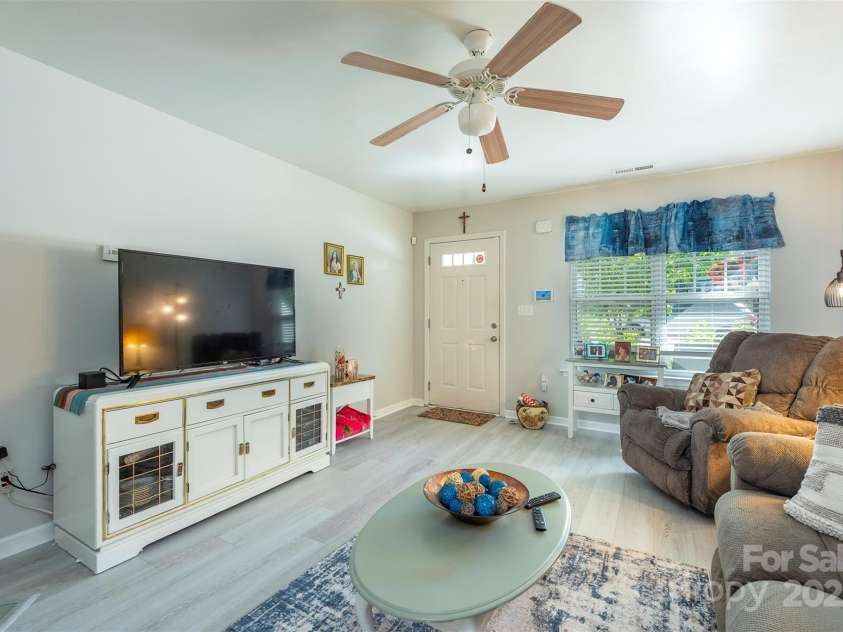 118 Torrington Avenue, Fletcher, NC 28732.  MLS# CAR4280990, YatesRealty ID 28304. 