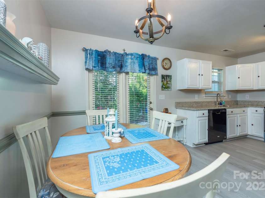 118 Torrington Avenue, Fletcher, NC 28732.  MLS# CAR4280990, YatesRealty ID 28304. 