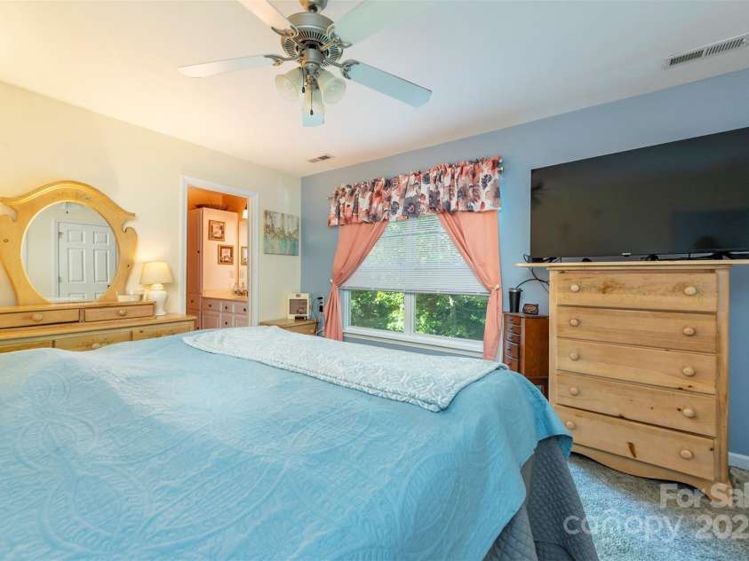 118 Torrington Avenue, Fletcher, NC 28732.  MLS# CAR4280990, YatesRealty ID 28304. 