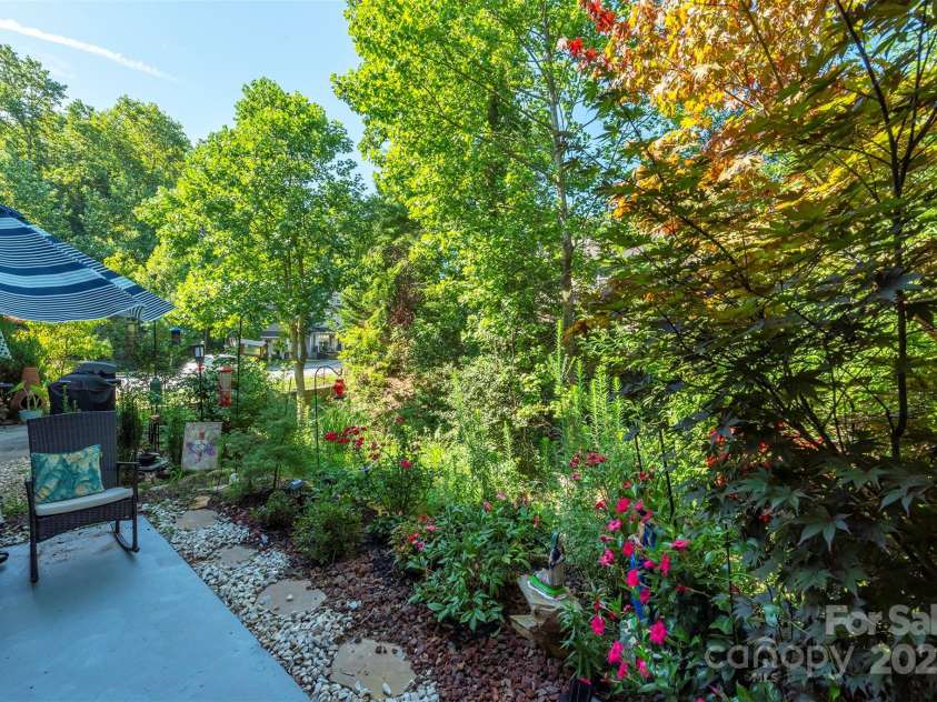 118 Torrington Avenue, Fletcher, NC 28732.  MLS# CAR4280990, YatesRealty ID 28304. 