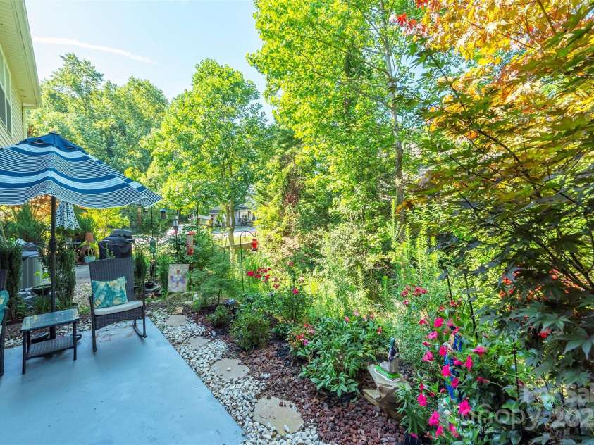 118 Torrington Avenue, Fletcher, NC 28732.  MLS# CAR4280990, YatesRealty ID 28304. 