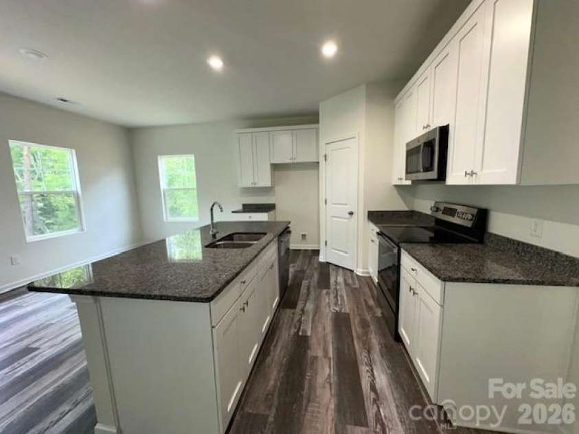 1650 Nicholas Way, Hickory, NC 28602.  MLS# CAR4390602, YatesRealty ID 28305. 