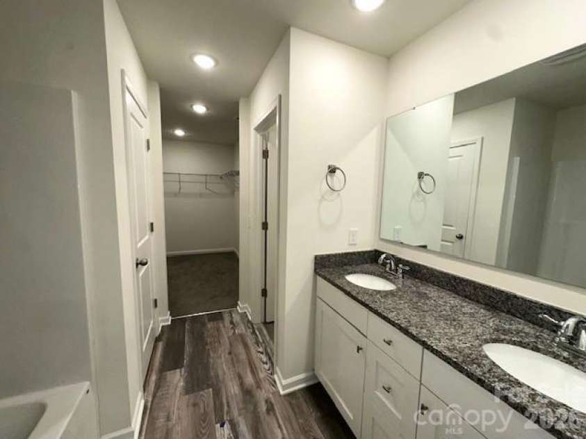 1650 Nicholas Way, Hickory, NC 28602.  MLS# CAR4390602, YatesRealty ID 28305. 