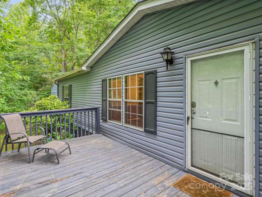 8 Vultures Nest None, Swannanoa, NC 28778.  MLS# CAR4278150, YatesRealty ID 28306. 