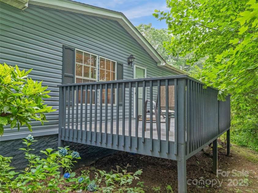 8 Vultures Nest None, Swannanoa, NC 28778.  MLS# CAR4278150, YatesRealty ID 28306. 