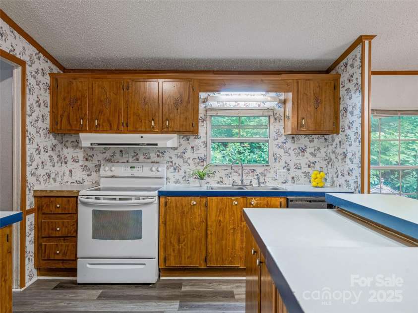 8 Vultures Nest None, Swannanoa, NC 28778.  MLS# CAR4278150, YatesRealty ID 28306. 