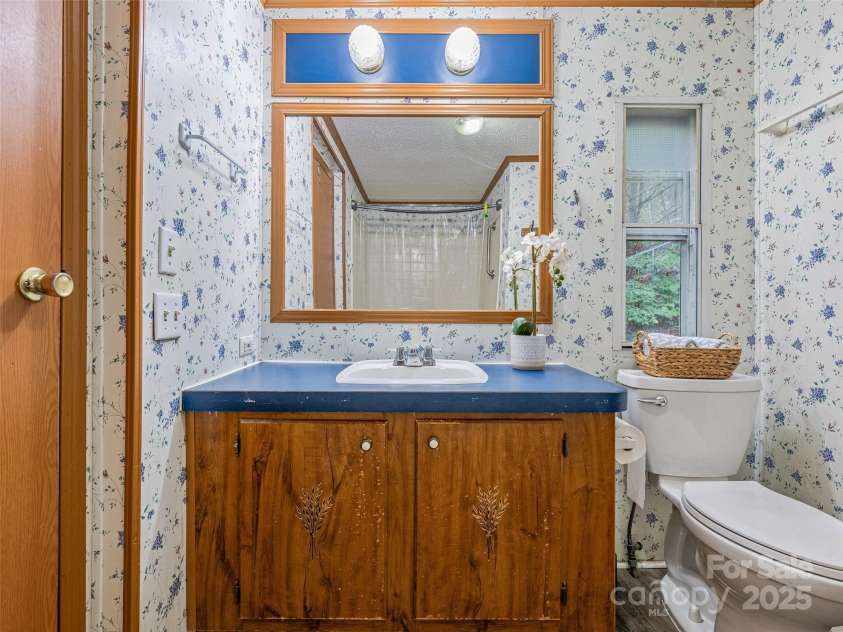 8 Vultures Nest None, Swannanoa, NC 28778.  MLS# CAR4278150, YatesRealty ID 28306. 