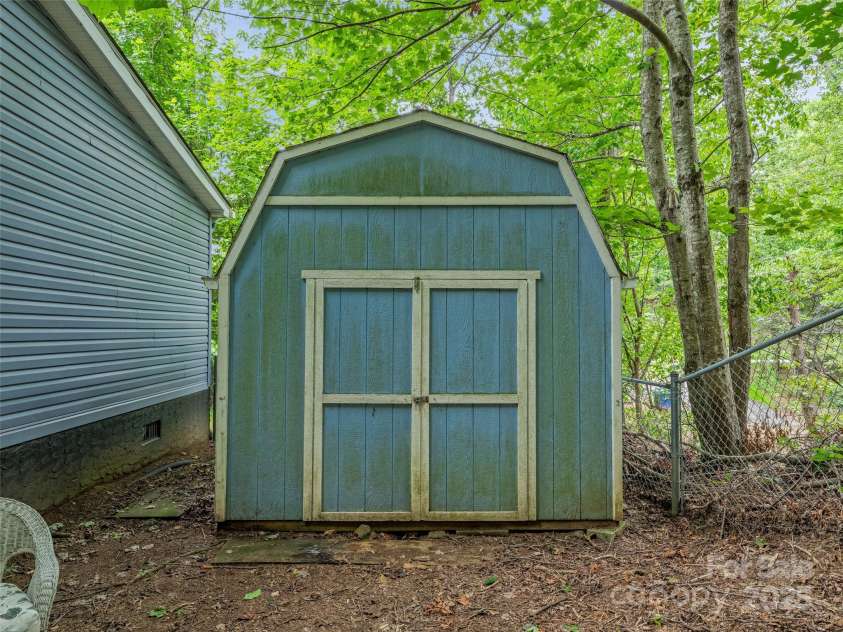 8 Vultures Nest None, Swannanoa, NC 28778.  MLS# CAR4278150, YatesRealty ID 28306. 