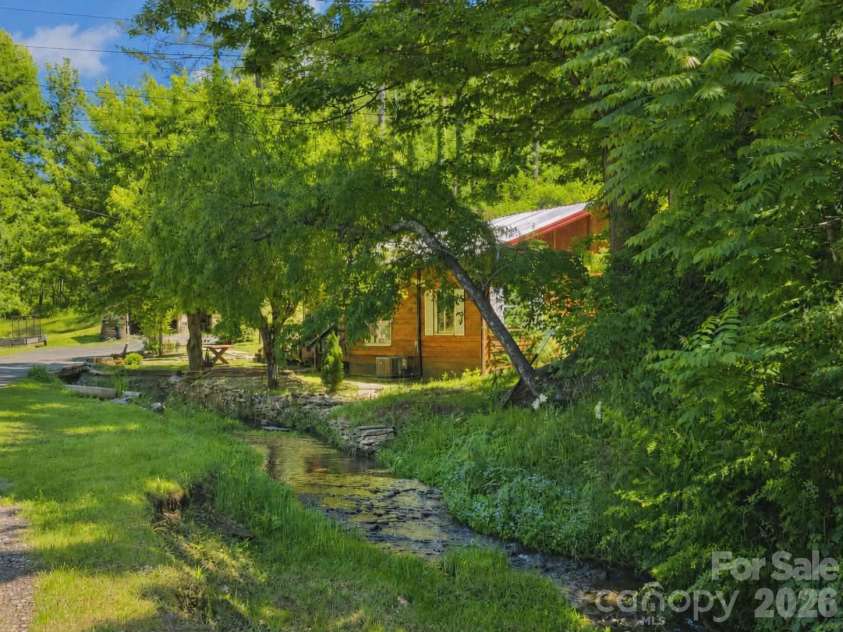 92 Buchanan Drive, Bakersville, NC 28705.  MLS# CAR4390625, YatesRealty ID 28306. 