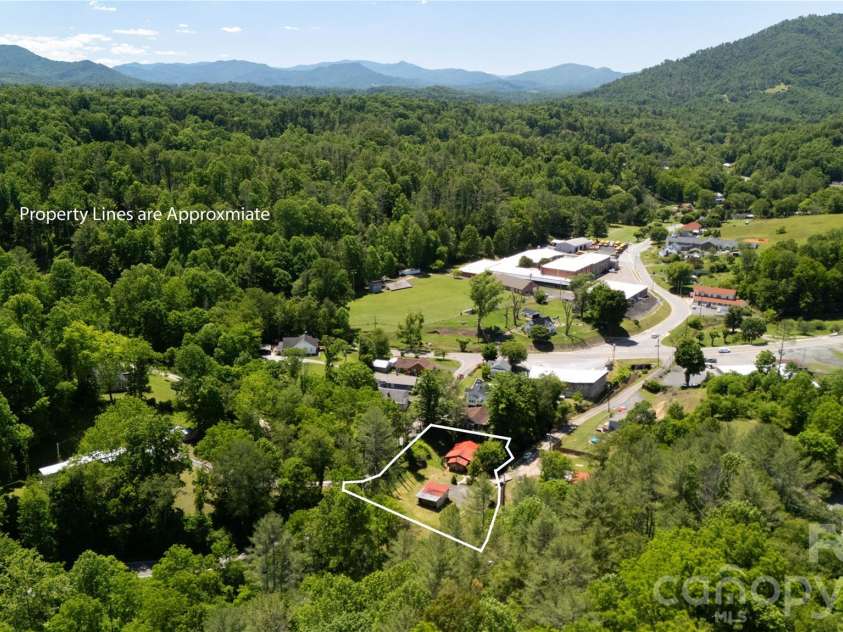 92 Buchanan Drive, Bakersville, NC 28705.  MLS# CAR4390625, YatesRealty ID 28306. 