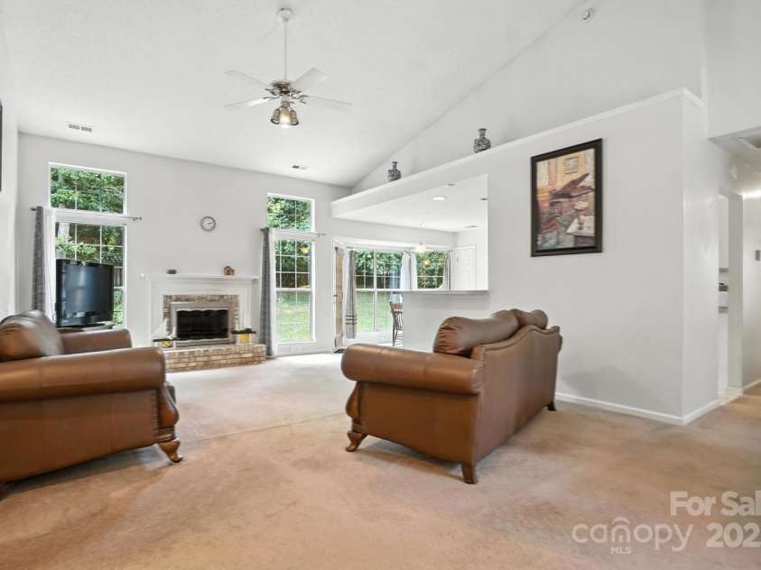 8213 Martindale Lane, Charlotte, NC 28216.  MLS# CAR4285690, YatesRealty ID 28308. 