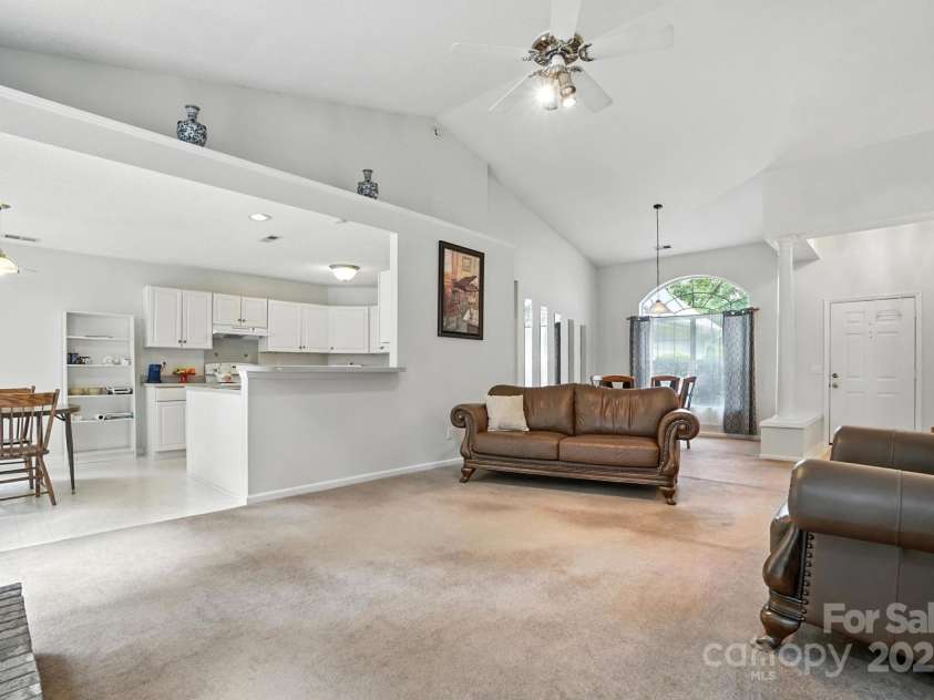 8213 Martindale Lane, Charlotte, NC 28216.  MLS# CAR4285690, YatesRealty ID 28308. 