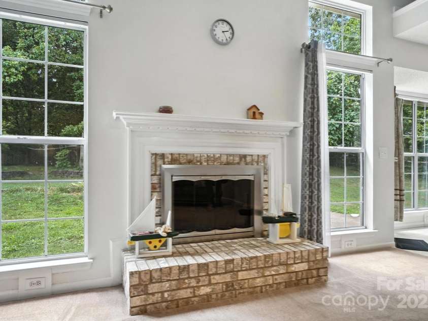 8213 Martindale Lane, Charlotte, NC 28216.  MLS# CAR4285690, YatesRealty ID 28308. 