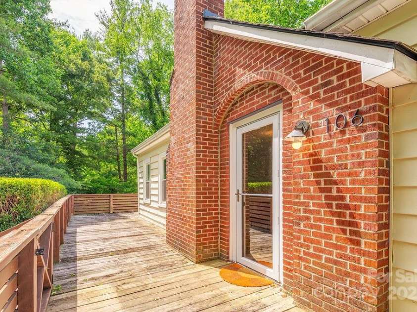 106 Shelburne Road, Asheville, NC 28806.  MLS# CAR4264769, YatesRealty ID 28309. 