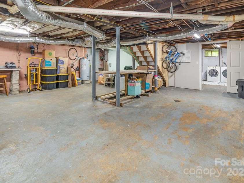 106 Shelburne Road, Asheville, NC 28806.  MLS# CAR4264769, YatesRealty ID 28309. 