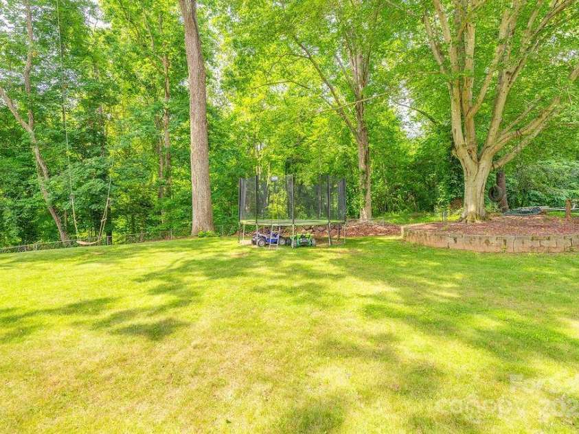 106 Shelburne Road, Asheville, NC 28806.  MLS# CAR4264769, YatesRealty ID 28309. 