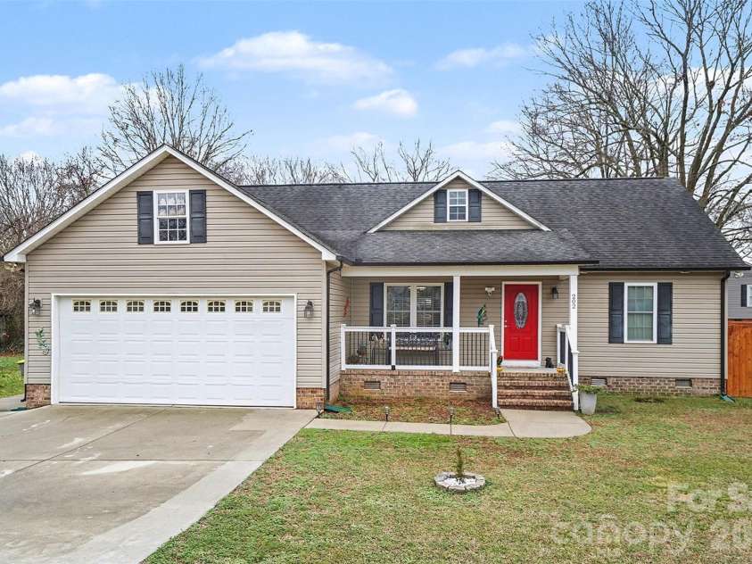 202 27th Street None, Kannapolis, NC 28083.  MLS# CAR4335506, YatesRealty ID 2831. 