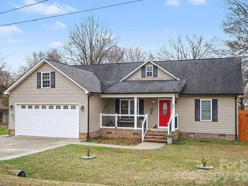 202 27th Street None, Kannapolis, NC 28083.  MLS# CAR4335506, YatesRealty ID 2831. 